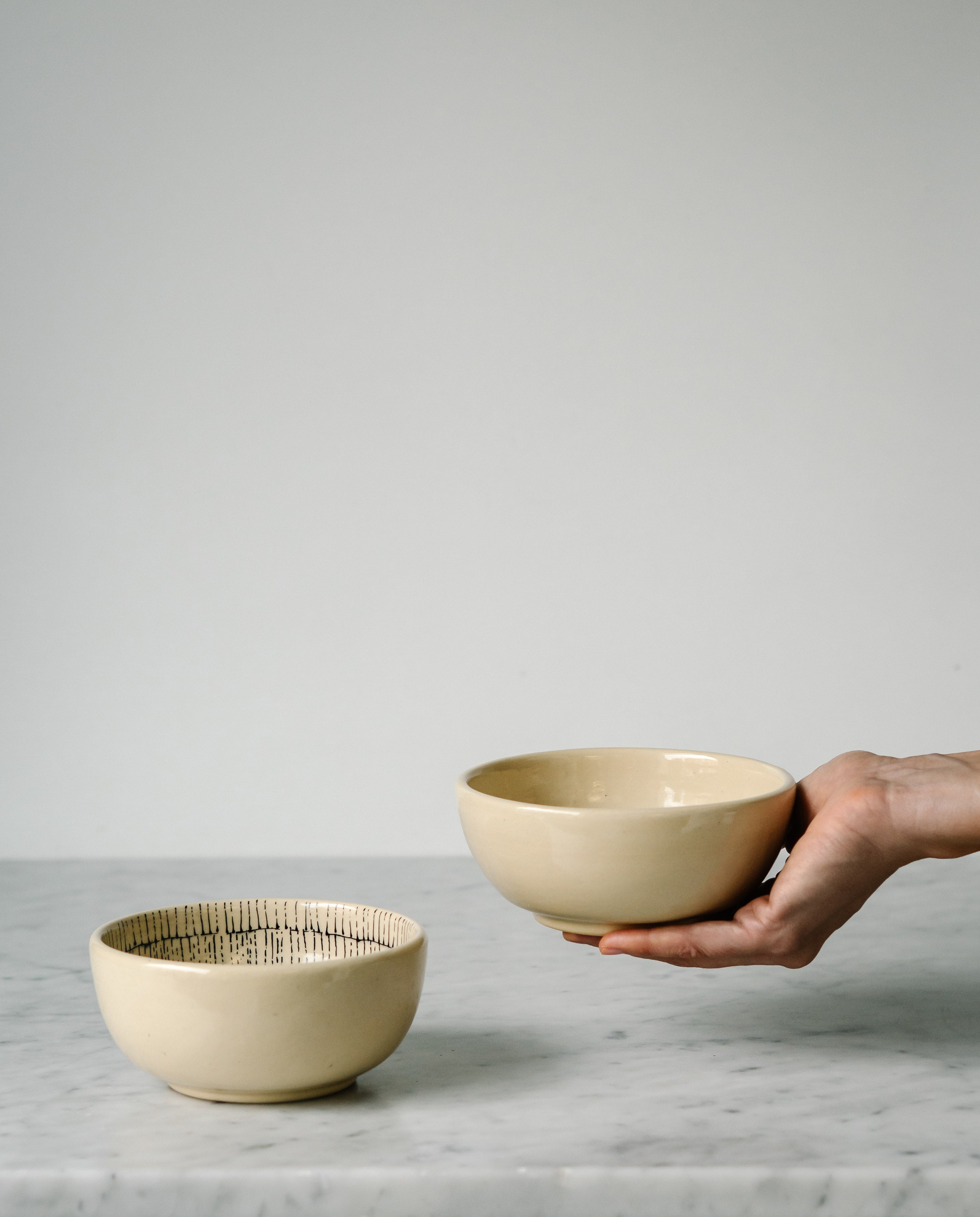 CERAMIC BOWL - Lines wide