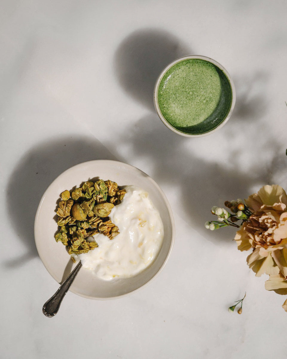 Frühlingsgranola mit Matcha