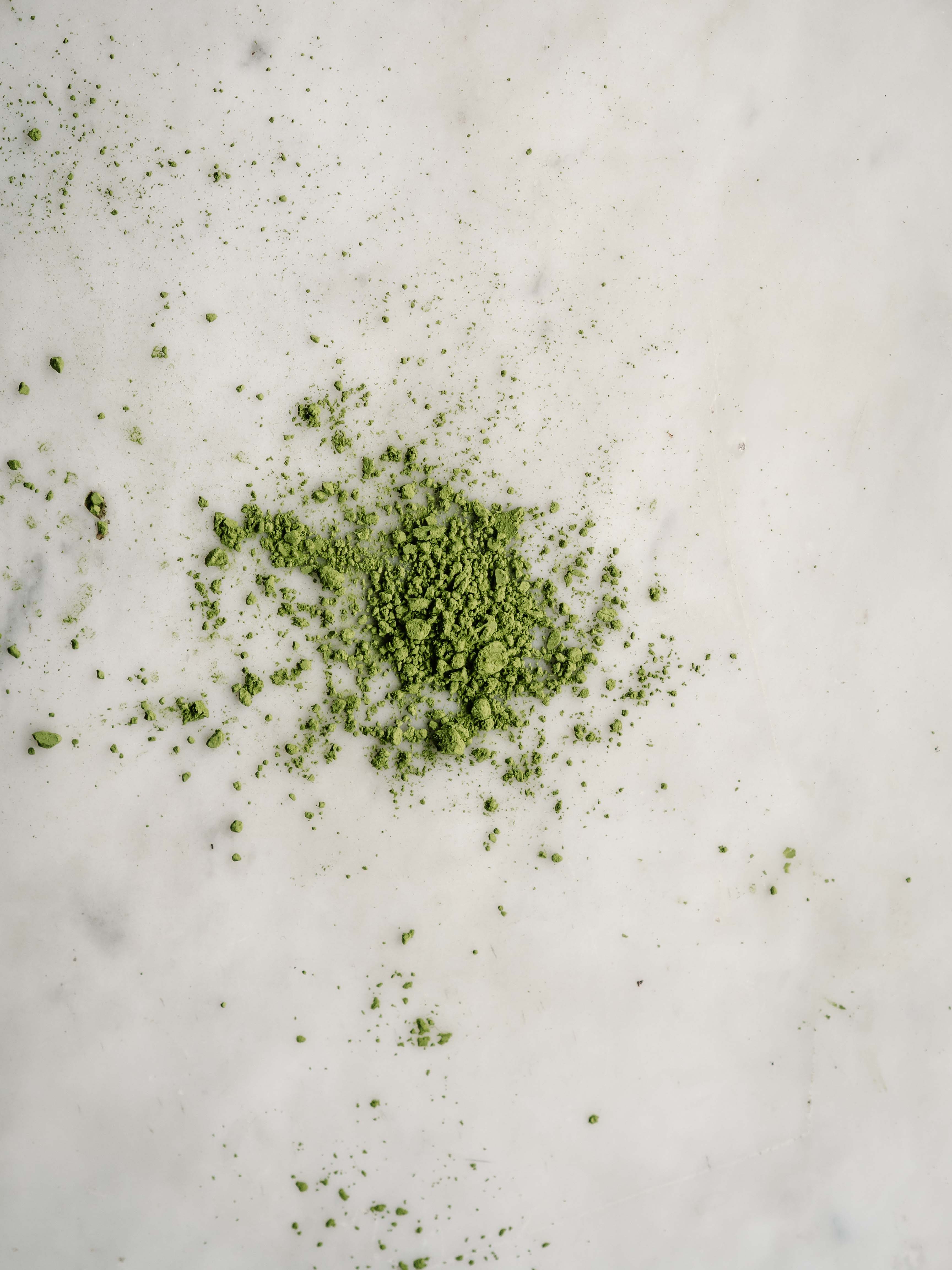 Frühlingsgranola mit Matcha