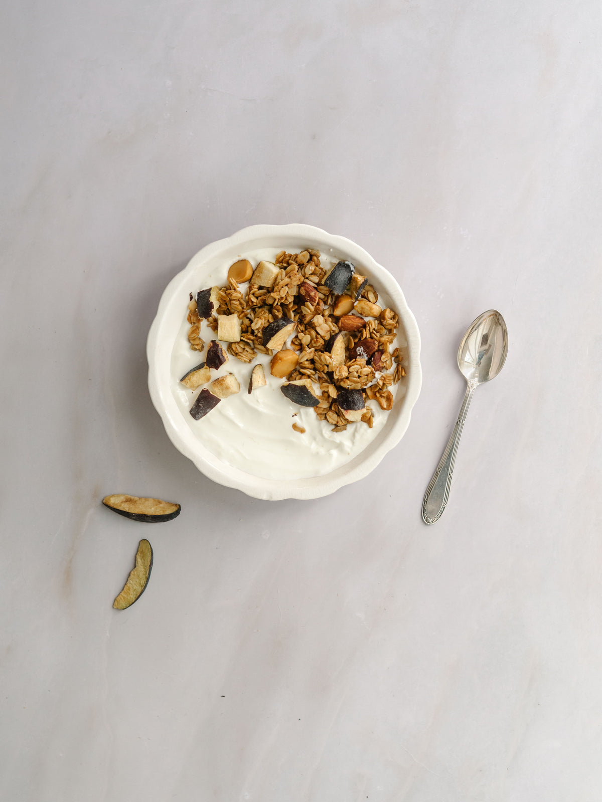 THE TINY FACTORY Granola GRANOLA mit gefriergetrockneten Pflaumen - limitiert